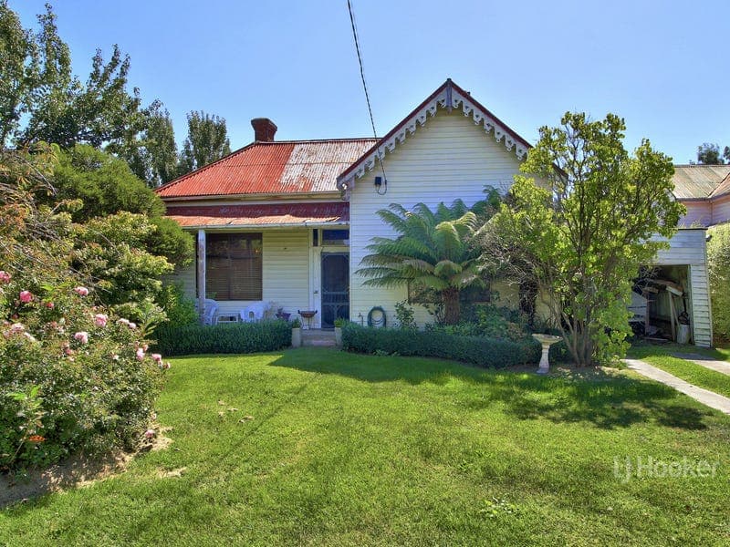110 Day Avenue, Omeo