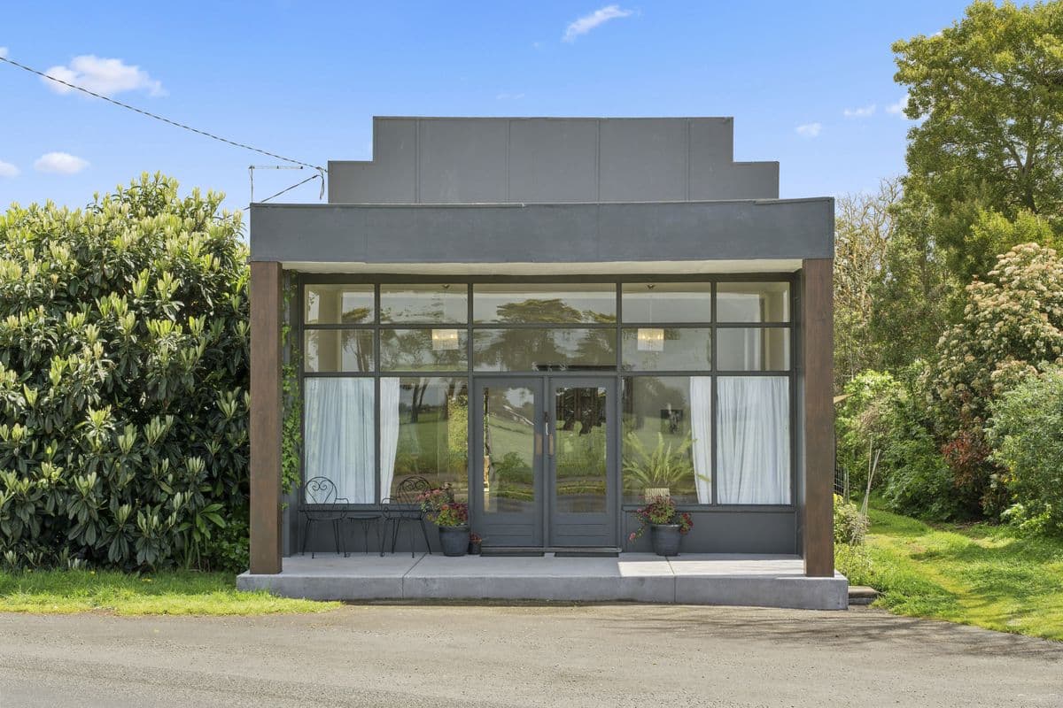 331 Glenormiston Road