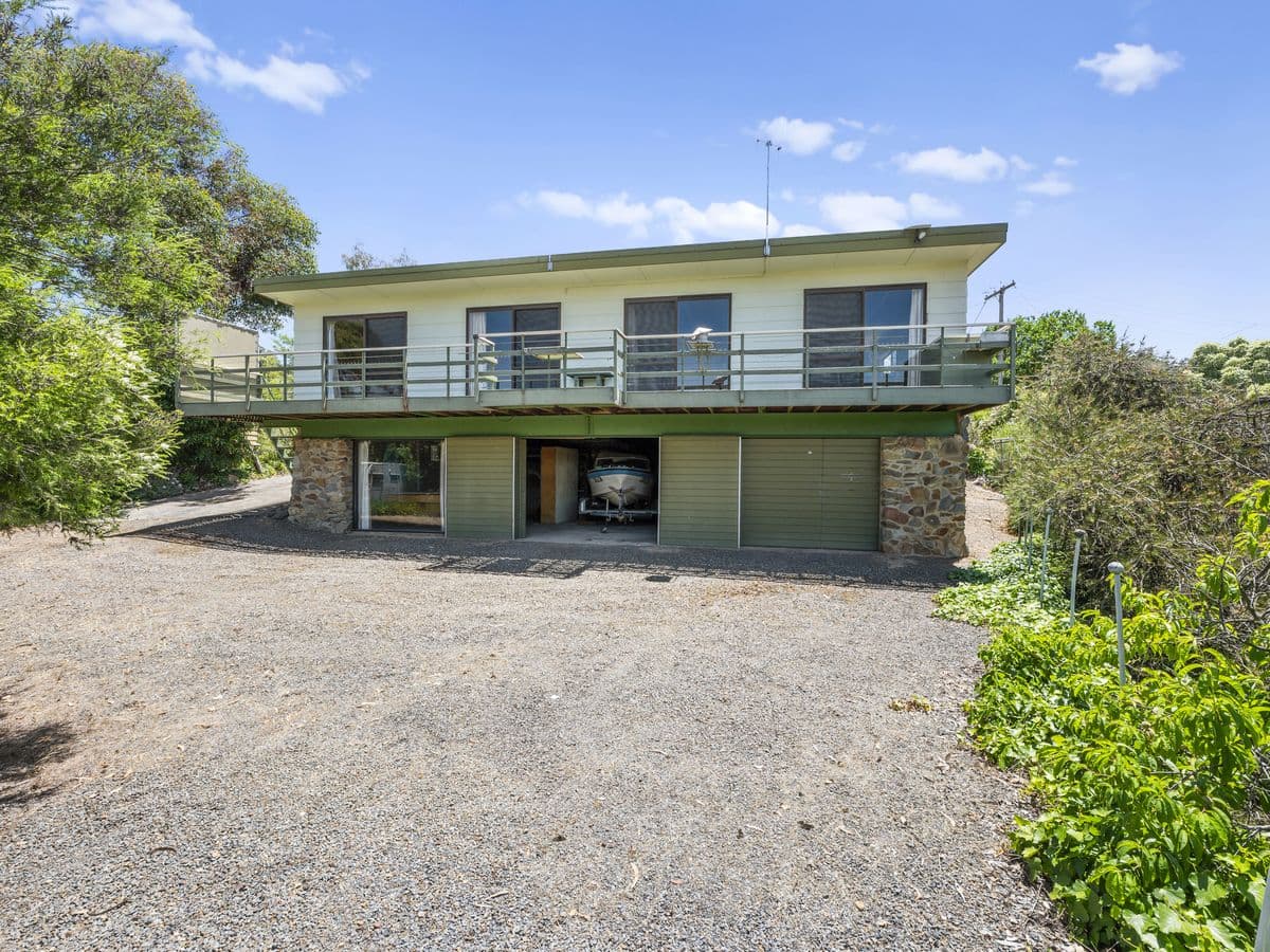 3 Hills Road