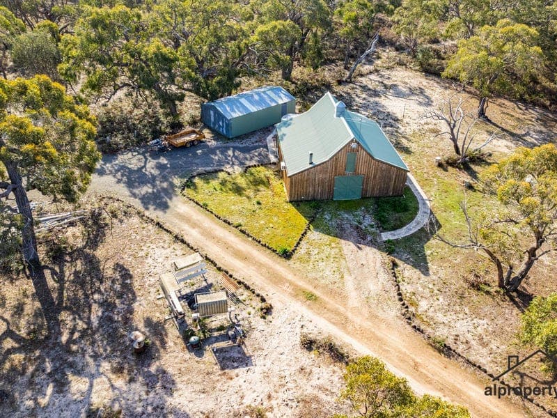 125 John McPhees Drive, Toolondo