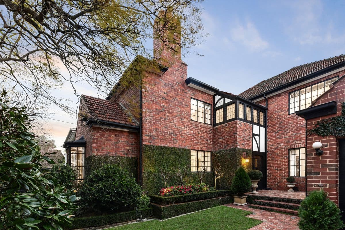 29 AVENEL ROAD