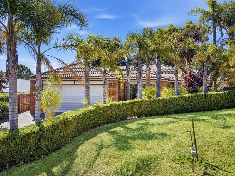 18 Belair Close