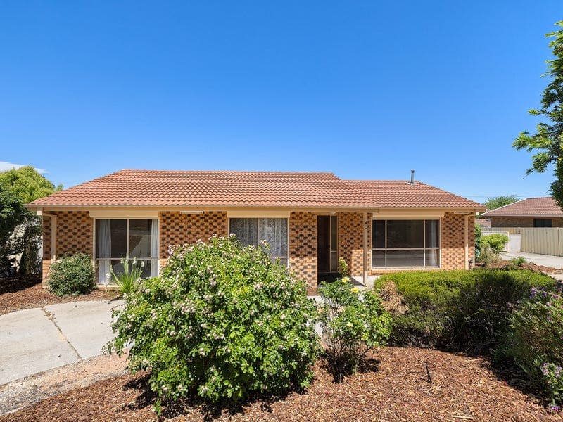 40 Scantlebury Crescent