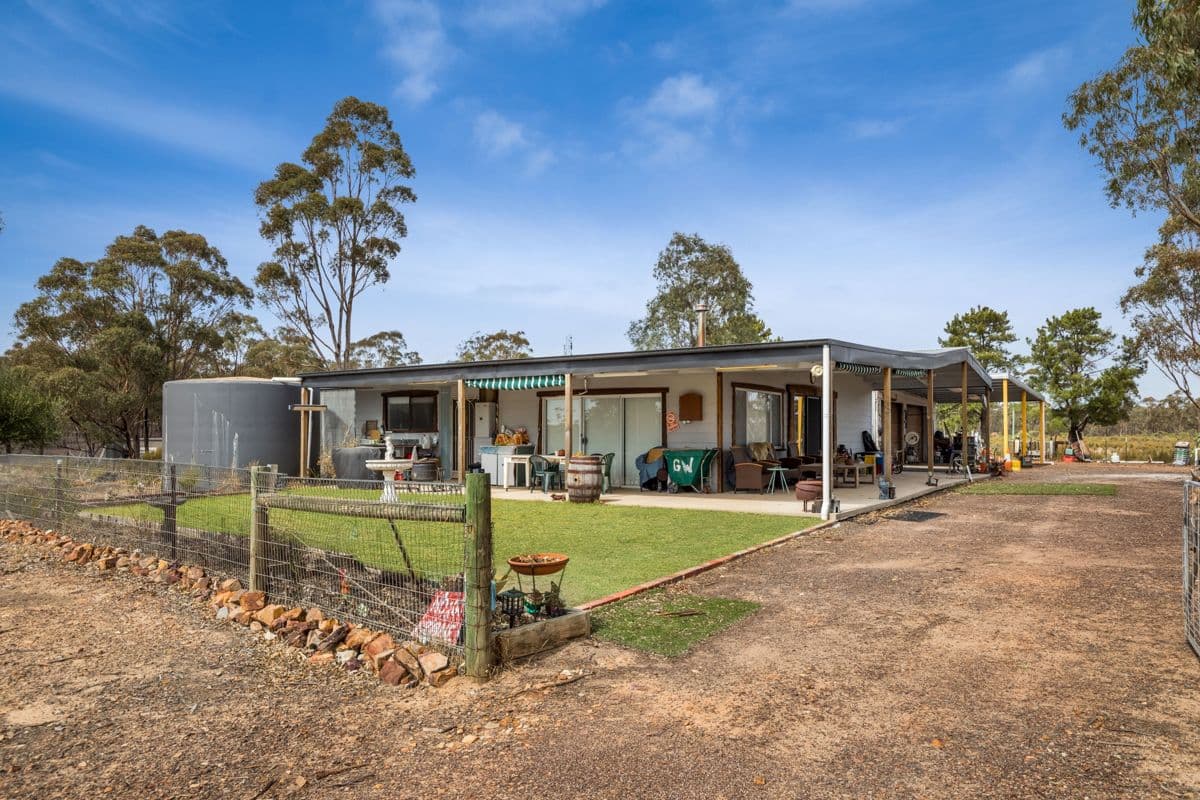 5 Tait Hamilton Road