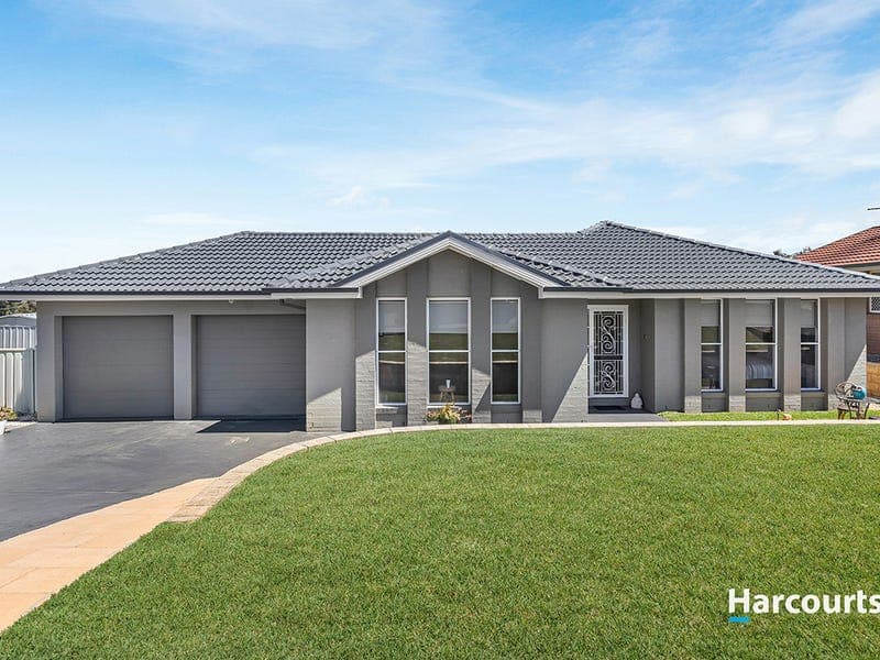 12 Margot Close