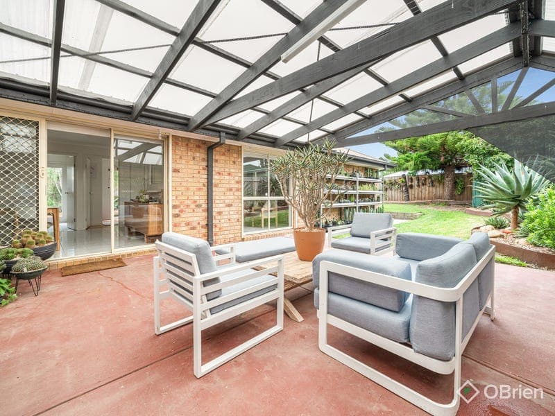 15 Redgum Avenue, Carrum Downs