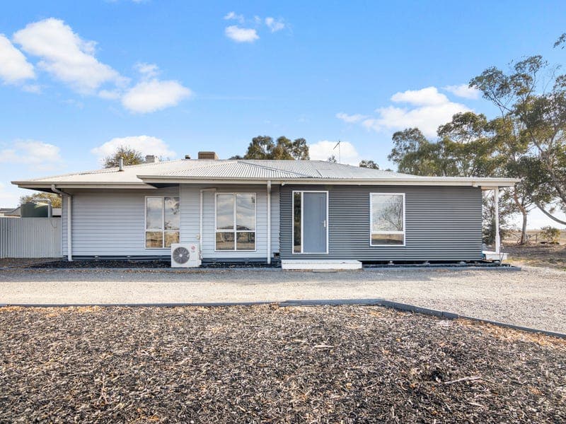 1096 Horsham-Lubeck Road