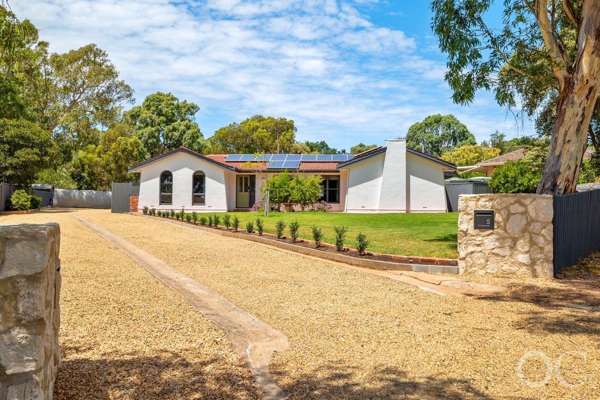 5 ST LUKES STREET