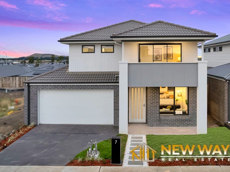 7 FAIRYWREN AVENUE