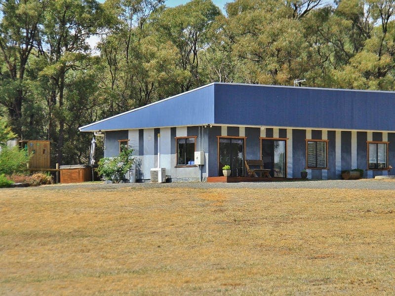 79 McLennan Rd