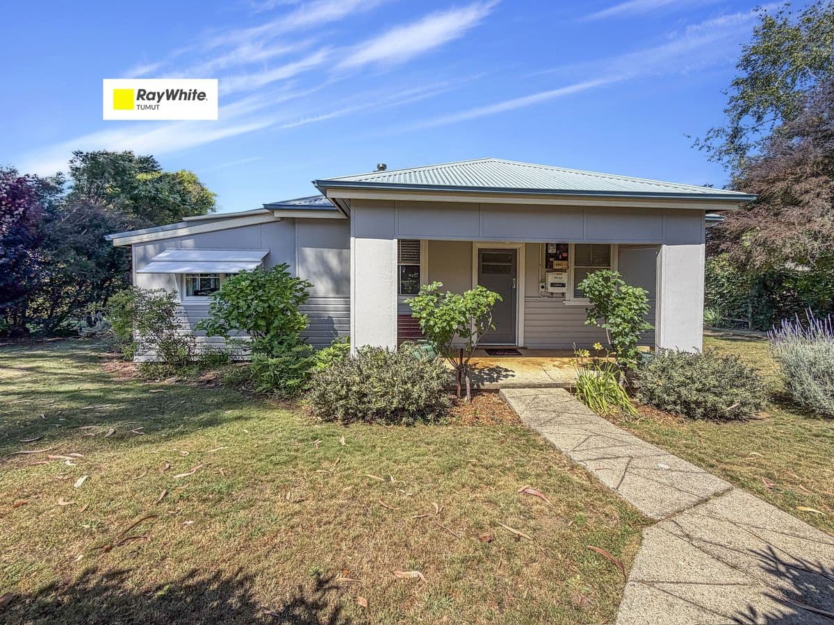 33 Nellis Street