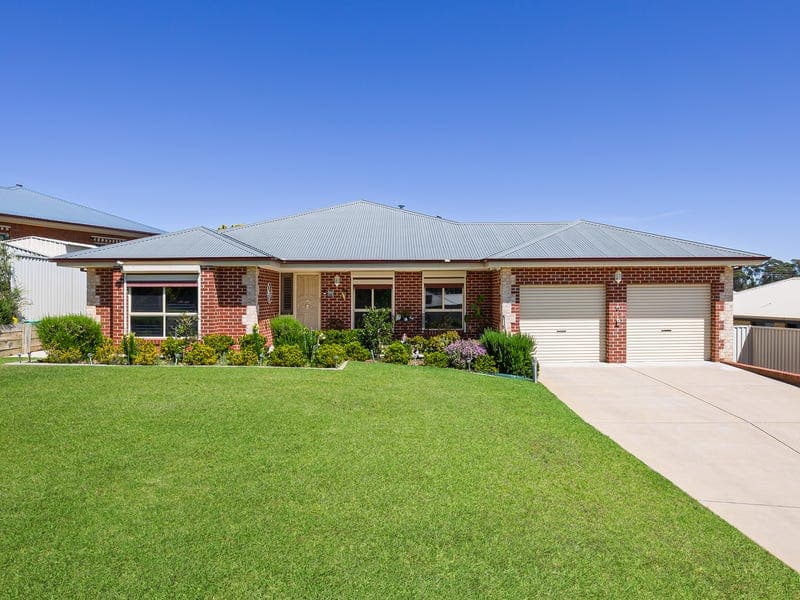 24 YANKO CRESCENT