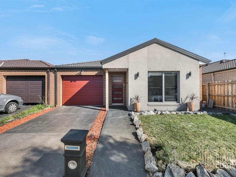 17 Banjo Circuit, Lynbrook