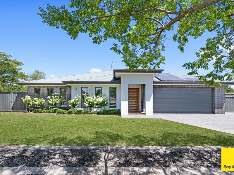 6 Eyre Street, Bungendore