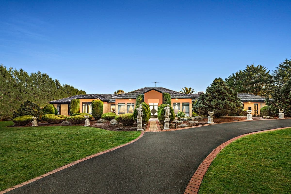 1 Jeffrey Drive