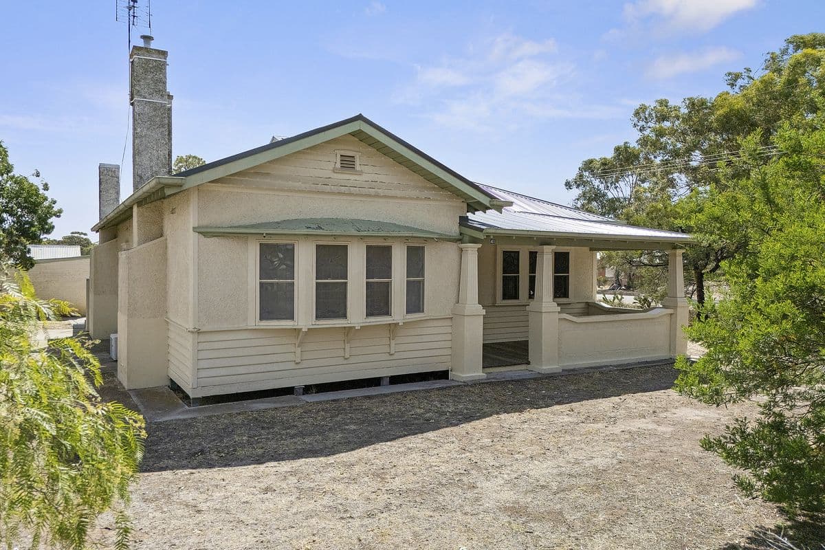 41 Cunningham Lane