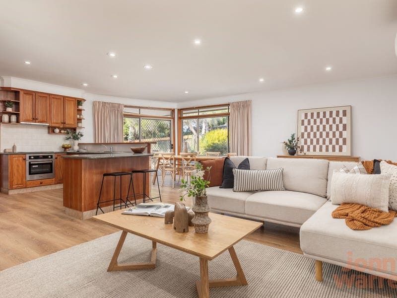 60 Woolner Circuit, Hawker