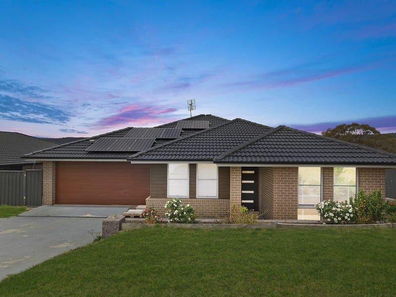 27 James O'Donnell Drive, Bowenfels