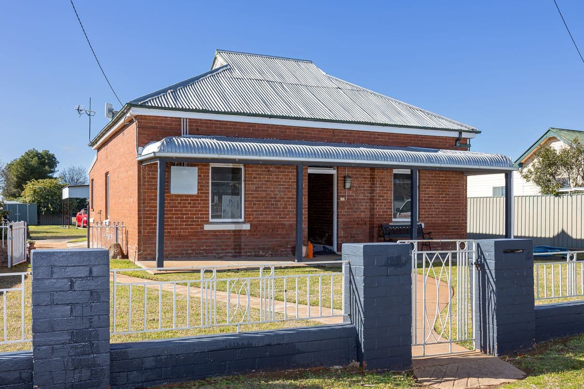 23 Coolamon Street