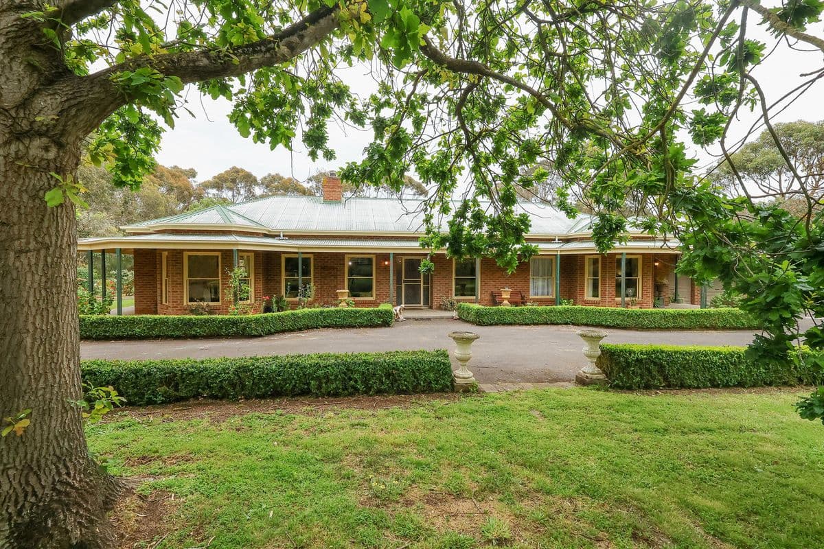 153 Plummers Hill Road