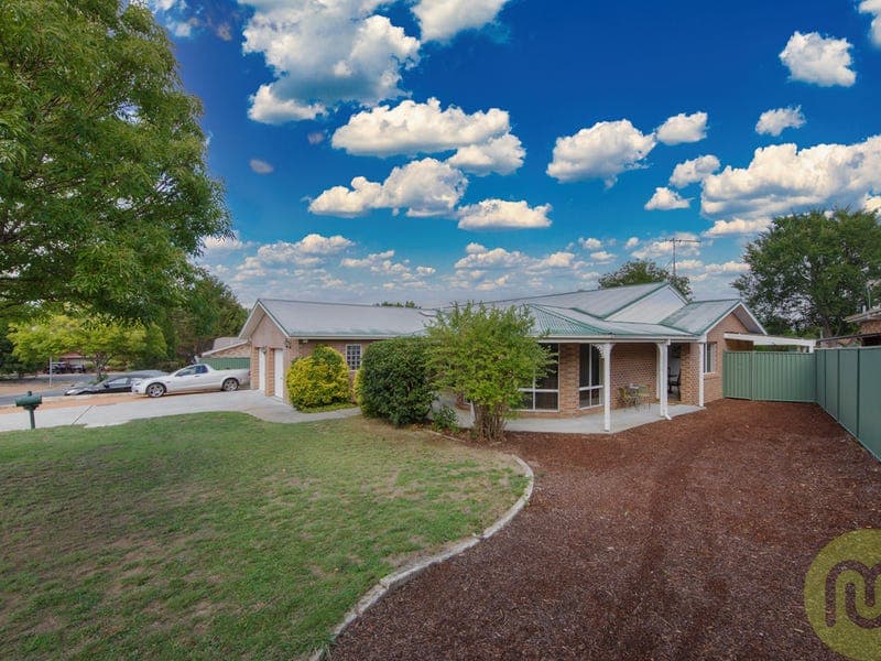 3 Michael Holt Crescent