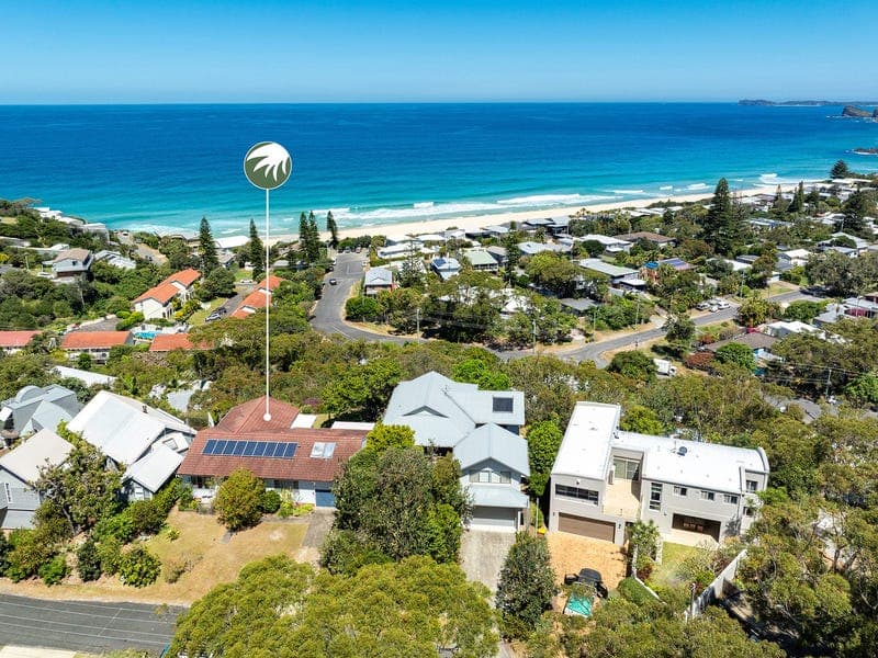 32 HEADLAND ROAD