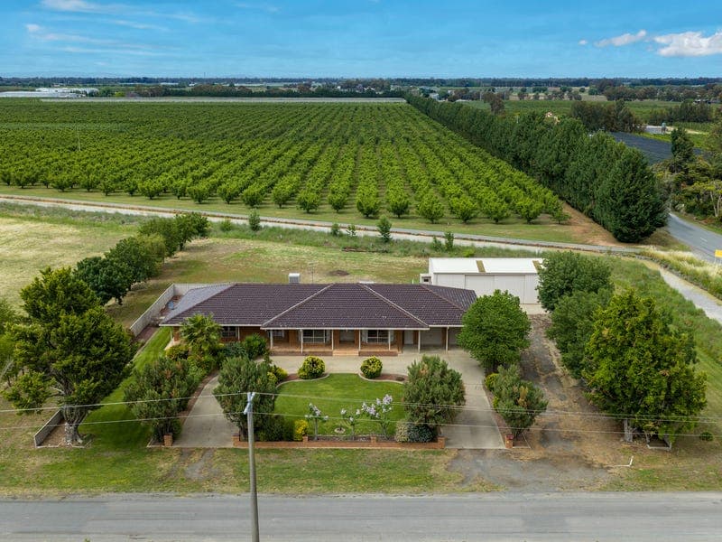 10 SWAINSTON ROAD