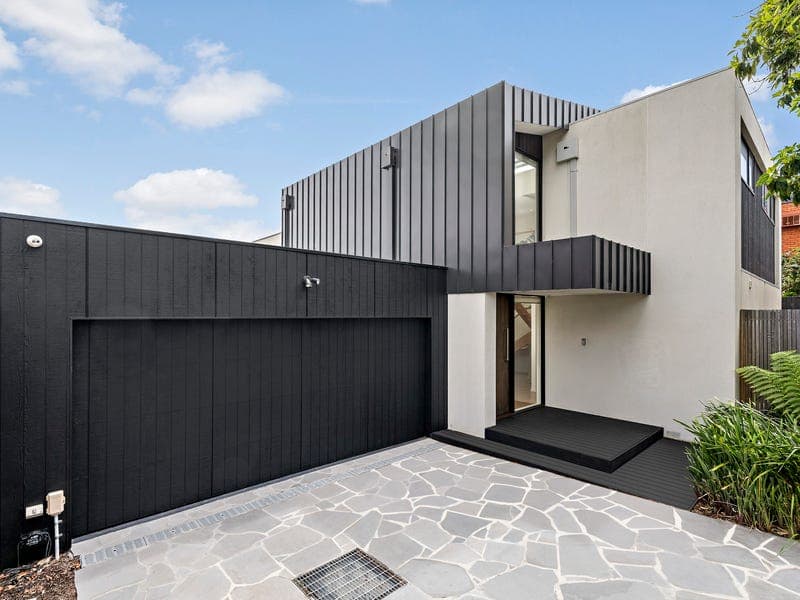 18B ILUKA STREET