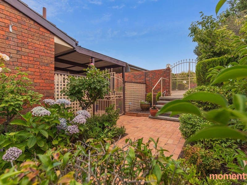 8 Geebung Place