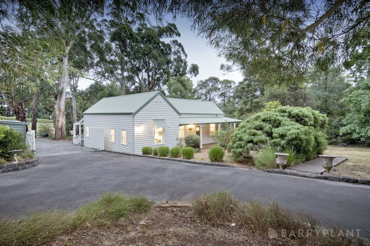 6 Barnshaw Lane