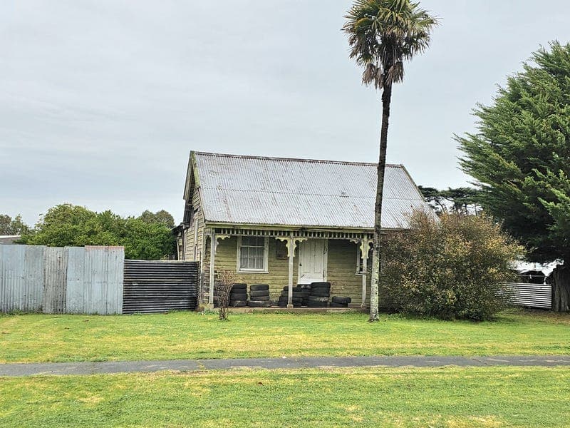 24 McKinnons Bridge Road