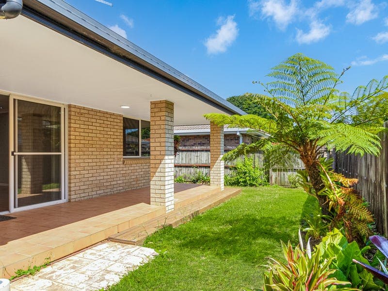 2/4 Parkland Place, Banora Point