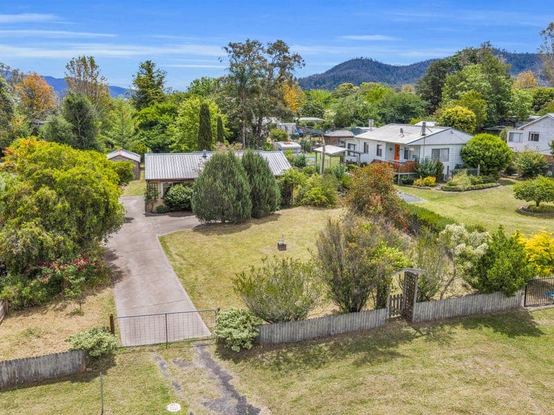 18 Hillview Street, Cobargo