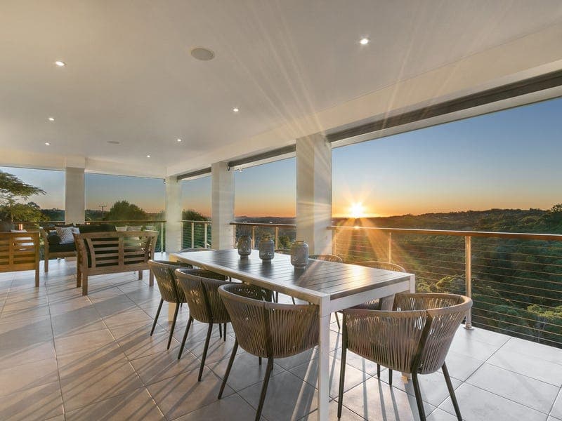28 Thoroughbred Place