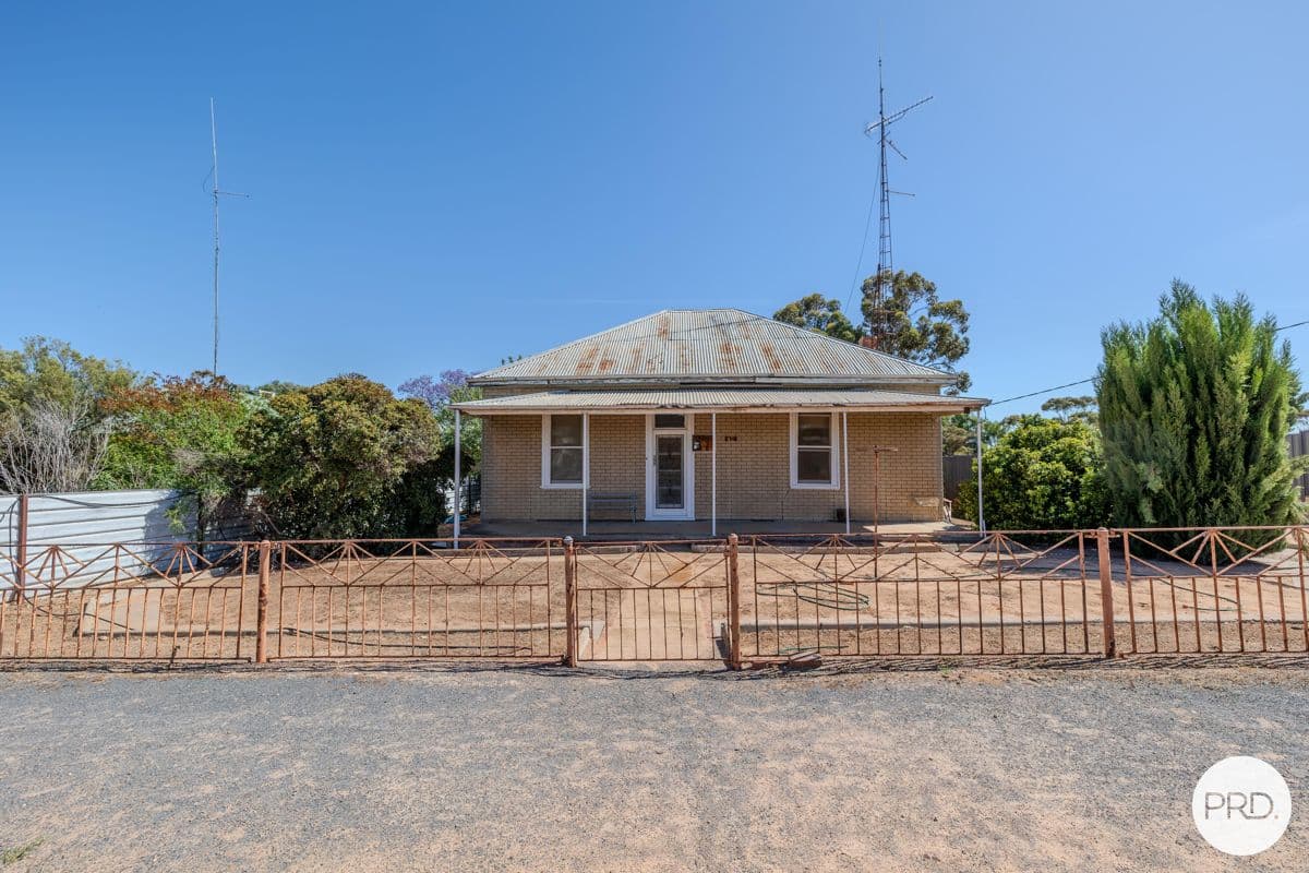 42 Monash Avenue