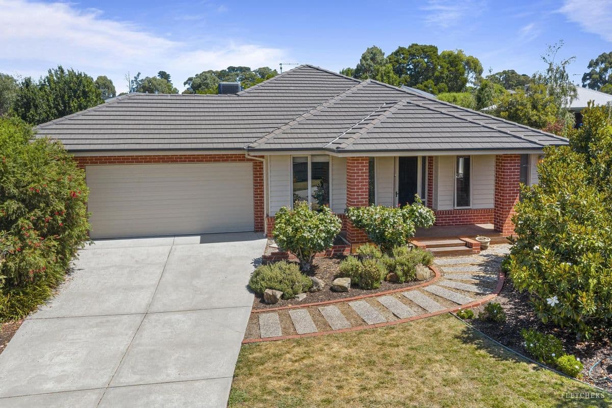 4 BRAEBURN COURT