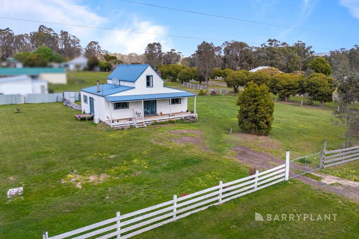 15 Clapperton Street