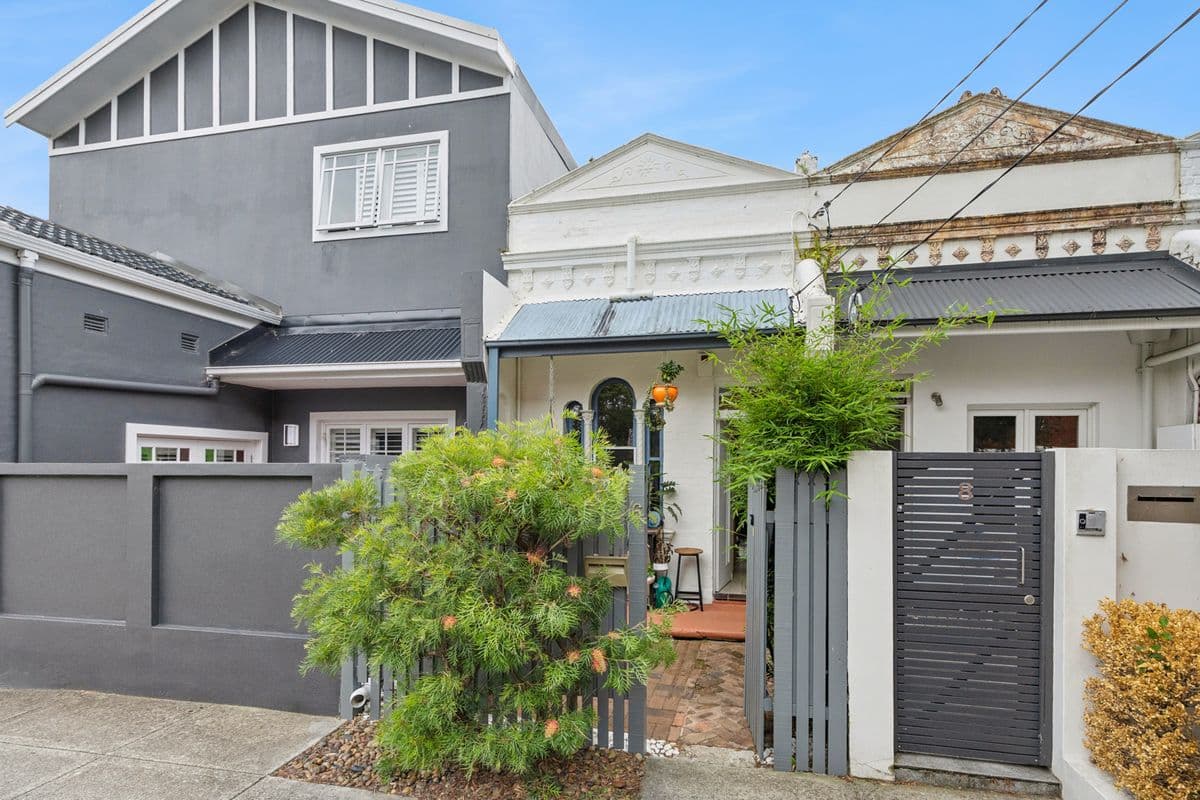 6 BRAE STREET