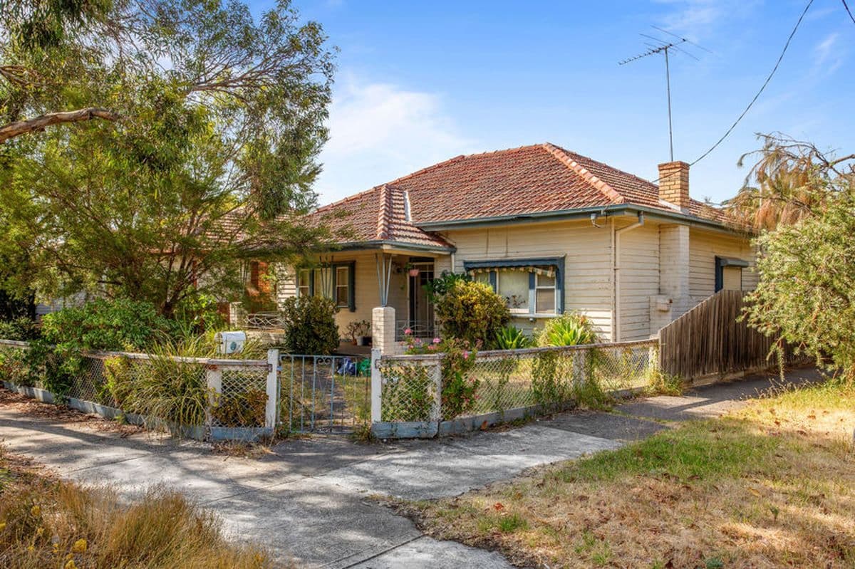 19 Bakers Road