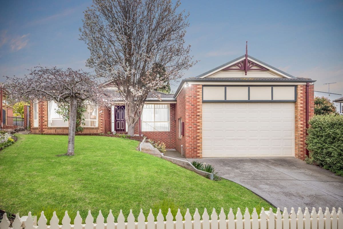 4 Canterbury Court