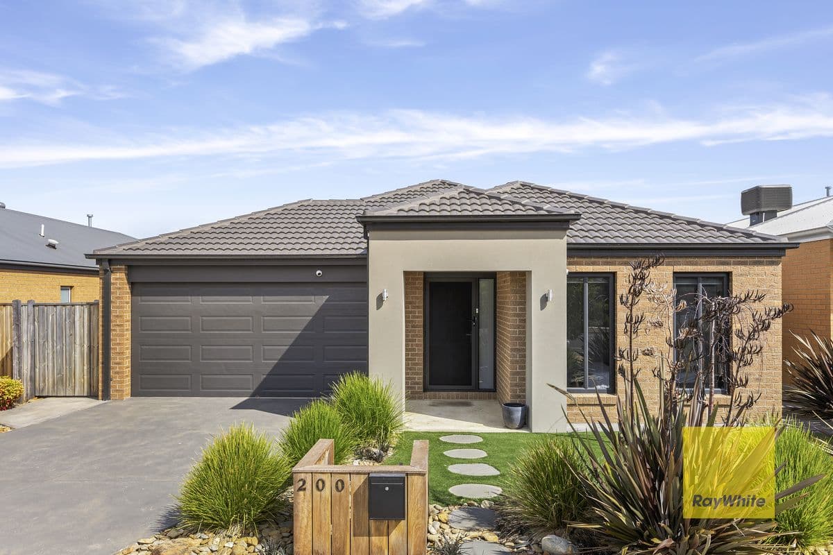 200 Boundary Road
