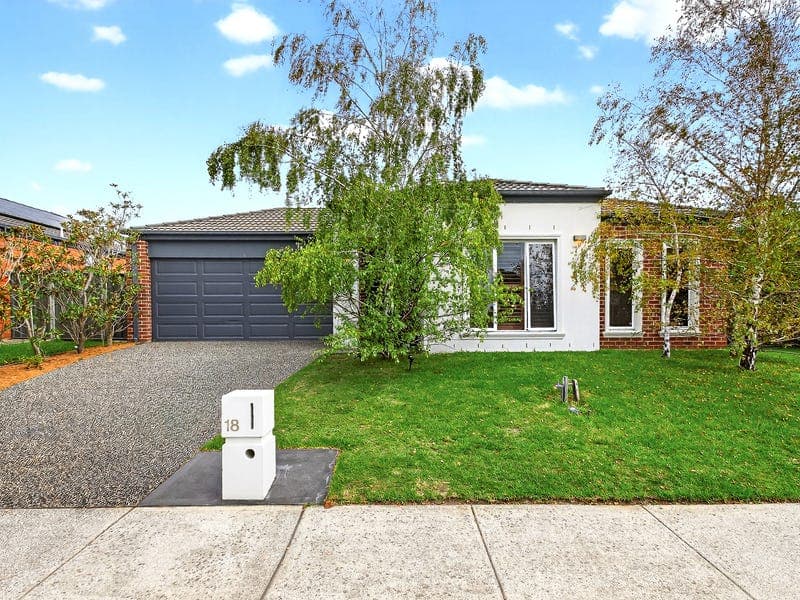 18 Perry Circuit, Cranbourne North