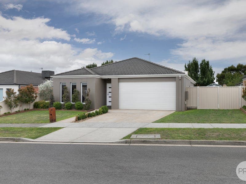 14 Canadian Crescent, Canadian