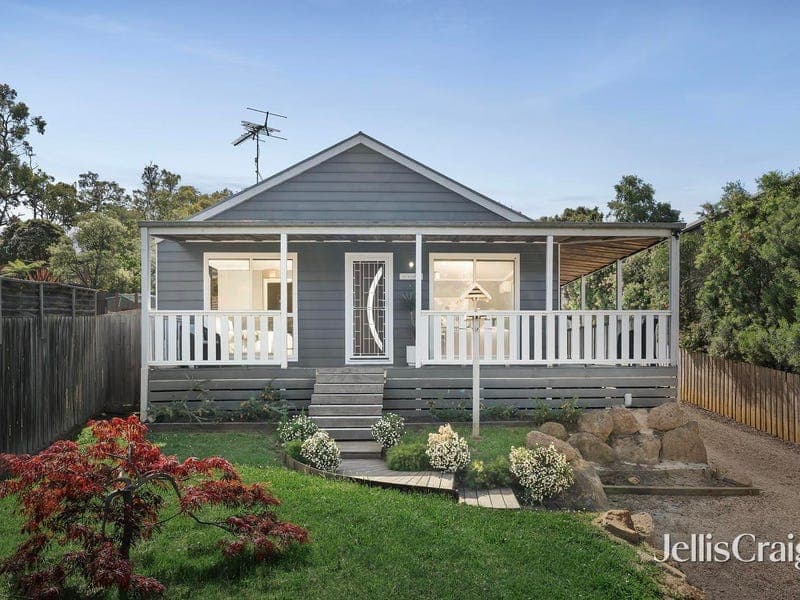 9 TILANBI CLOSE