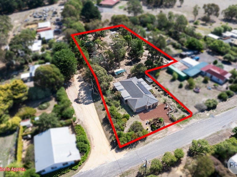 33 Broomfield Store Road, Broomfield