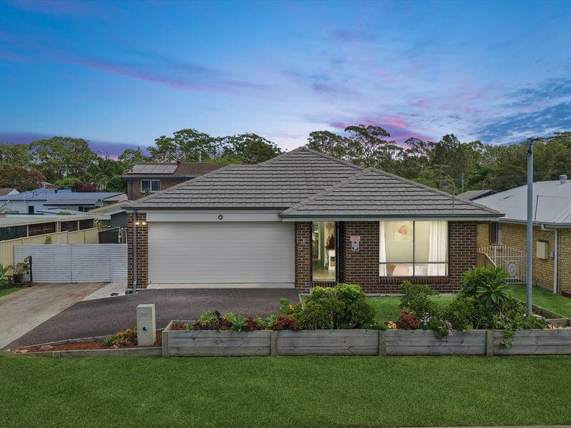 8 Aston Wilde Avenue, Chittaway Bay