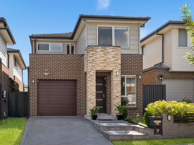 44 Scarlet Beach Street