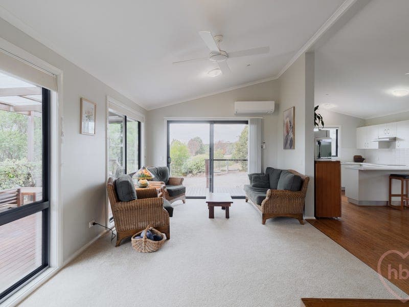 6 Sue Watt Place