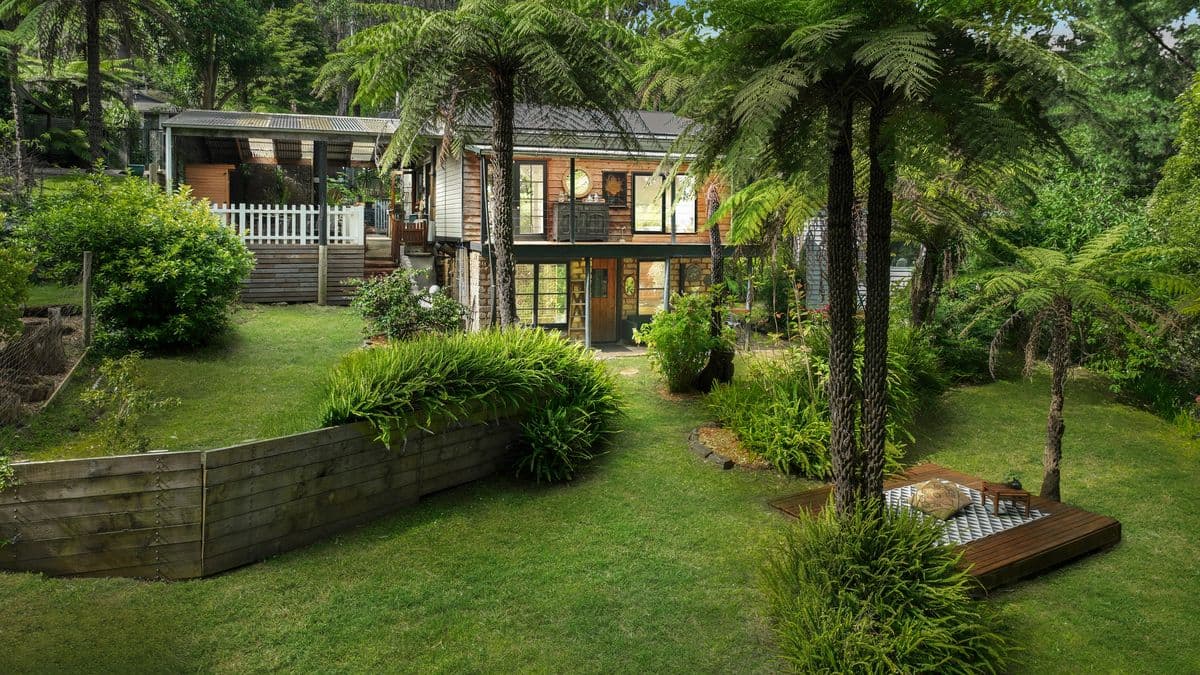 2 Grandview Crescent