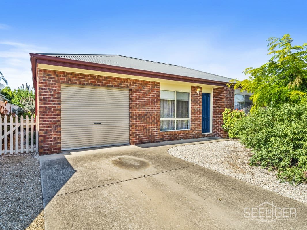 5 Steneker Crescent
